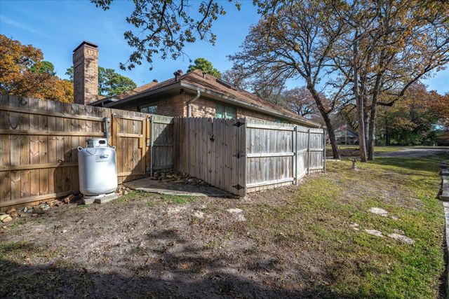 318 Crestview Lane, Hideaway, TX 75771