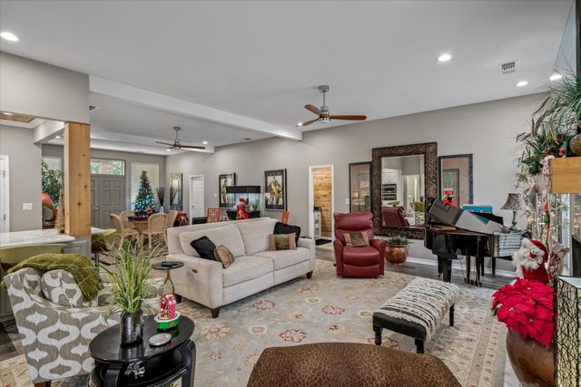 318 Crestview Lane, Hideaway, TX 75771