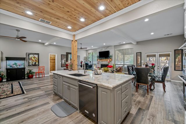 318 Crestview Lane, Hideaway, TX 75771