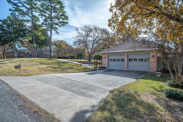 318 Crestview Lane, Hideaway, TX 75771