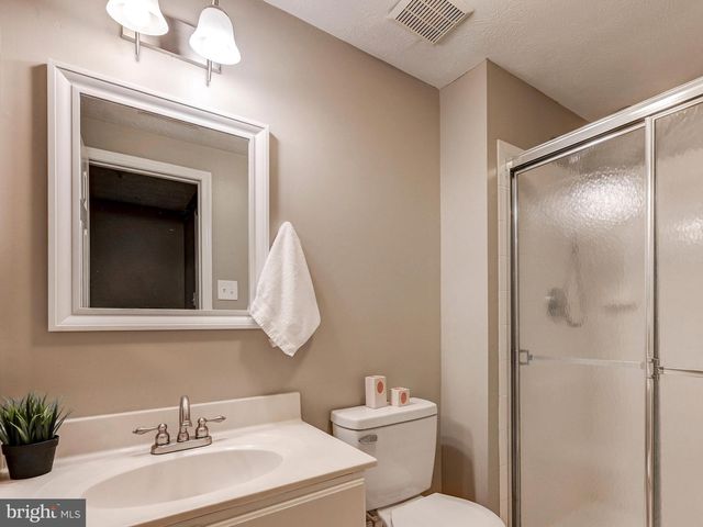 3 SANDVIEW CT, Baltimore, MD 21209
