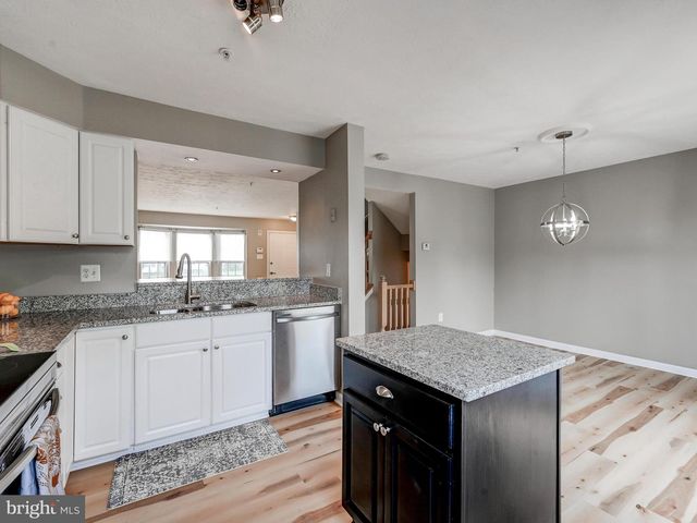 3 SANDVIEW CT, Baltimore, MD 21209