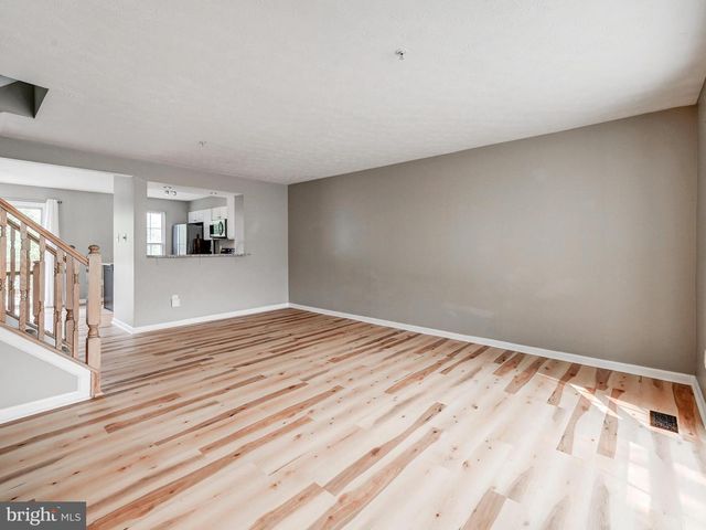 3 SANDVIEW CT, Baltimore, MD 21209