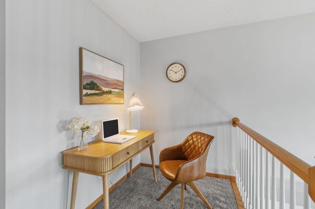 713 Cobblestone Way, Shakopee, MN 55379
