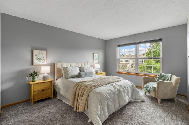 713 Cobblestone Way, Shakopee, MN 55379