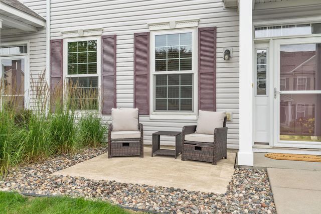 713 Cobblestone Way, Shakopee, MN 55379