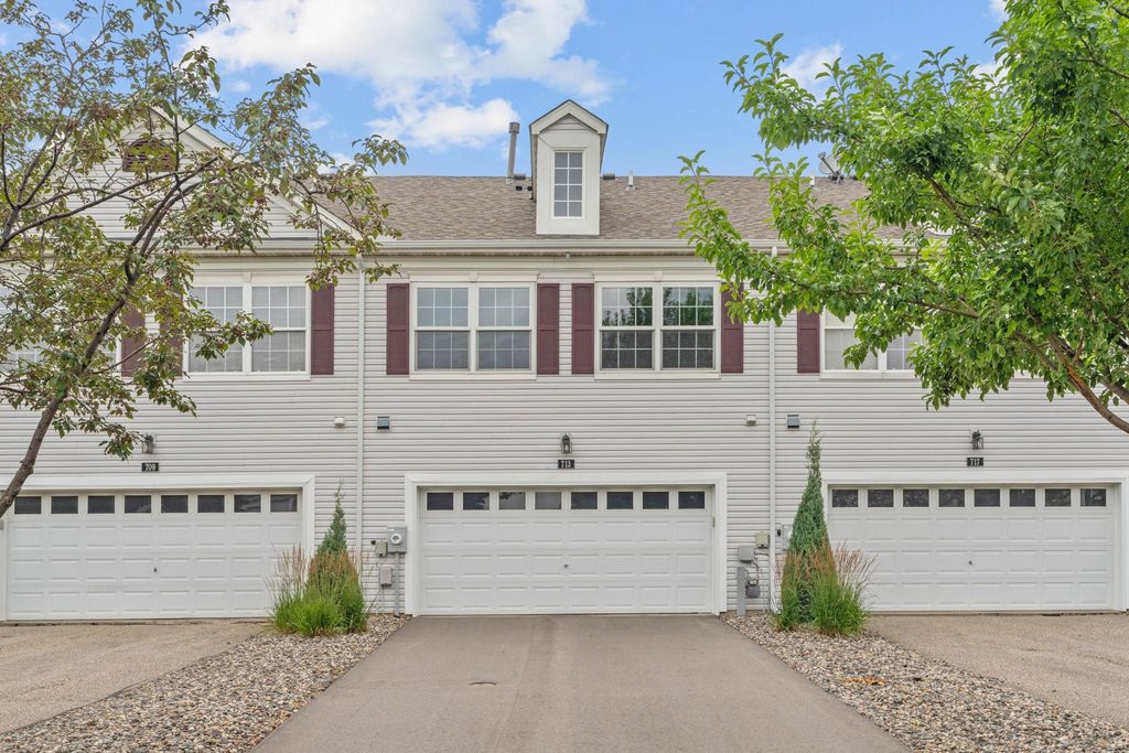 713 Cobblestone Way, Shakopee, MN 55379 — photo 2