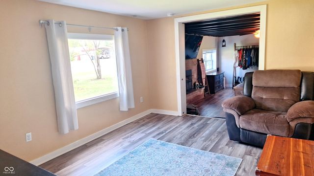 12871 W State Road 32, Yorktown, IN 47396