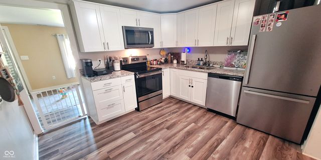 12871 W State Road 32, Yorktown, IN 47396