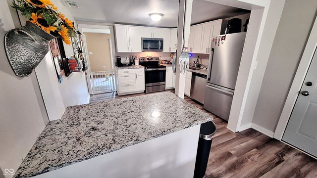 12871 W State Road 32, Yorktown, IN 47396