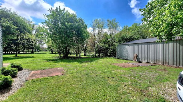 12871 W State Road 32, Yorktown, IN 47396