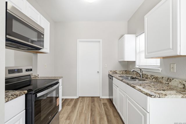 13254 WOOD CLIMB ST, San Antonio, TX 78233