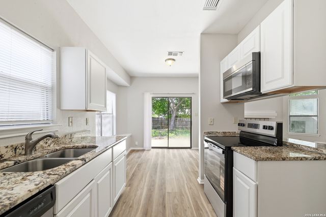 13254 WOOD CLIMB ST, San Antonio, TX 78233