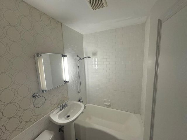 4540 Broadway Boulevard 3N, Kansas City, MO 64111