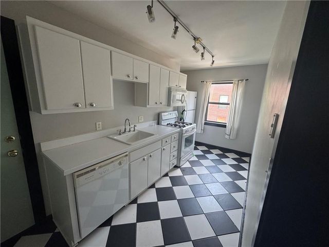 4540 Broadway Boulevard 3N, Kansas City, MO 64111