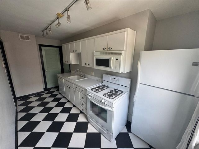 4540 Broadway Boulevard 3N, Kansas City, MO 64111