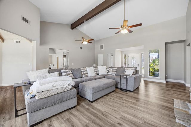 5512 W Prospect Avenue, Visalia, CA 93291