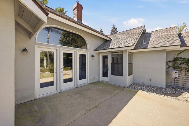 5512 W Prospect Avenue, Visalia, CA 93291