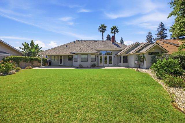 5512 W Prospect Avenue, Visalia, CA 93291