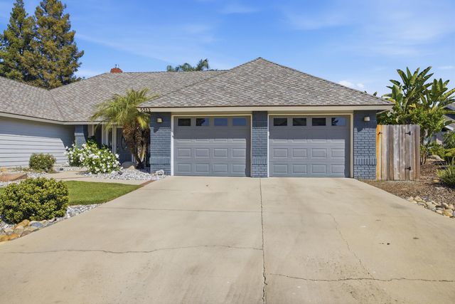5512 W Prospect Avenue, Visalia, CA 93291