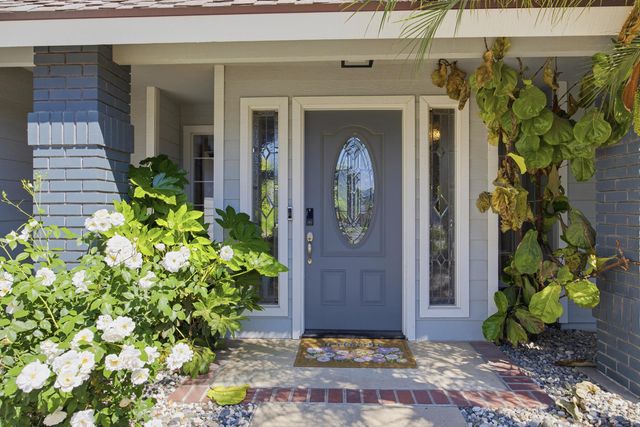 5512 W Prospect Avenue, Visalia, CA 93291