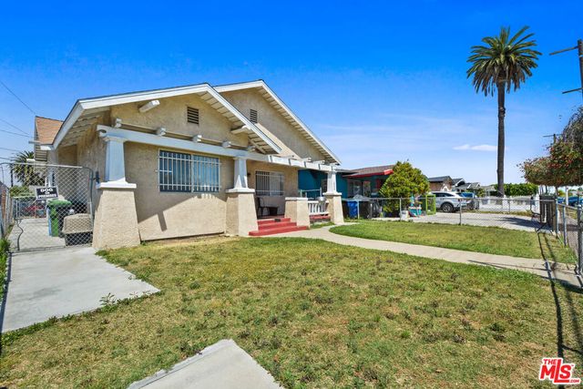 1345 W 54th Street, Los Angeles, CA 90037