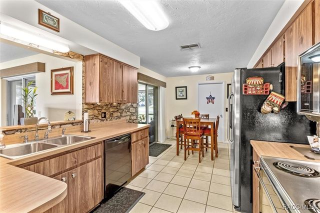 59 W Sugarmaple Lane, Beverly Hills, FL 34465