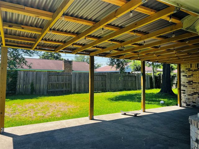 522 Wild Wind Lane, Houston, TX 77013
