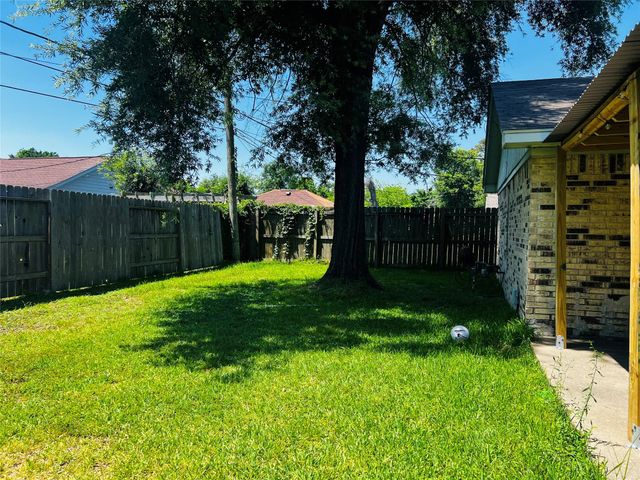 522 Wild Wind Lane, Houston, TX 77013