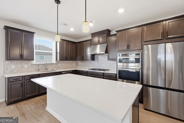 8820 Shipton Circle, Ball Ground, GA 30107