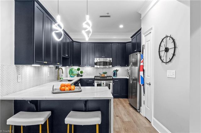 1 Park Vista Lane 320, Winston-salem, NC 27101