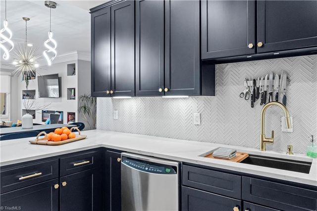 1 Park Vista Lane 320, Winston-salem, NC 27101