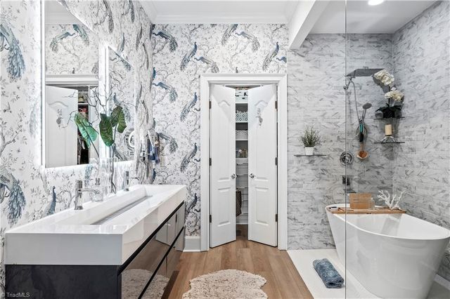 1 Park Vista Lane 320, Winston-salem, NC 27101