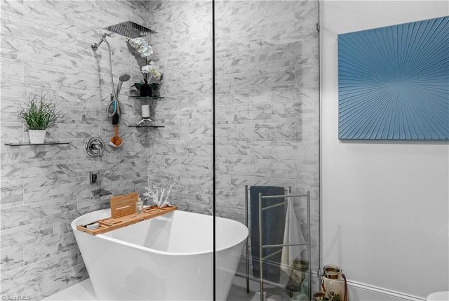 1 Park Vista Lane 320, Winston-salem, NC 27101