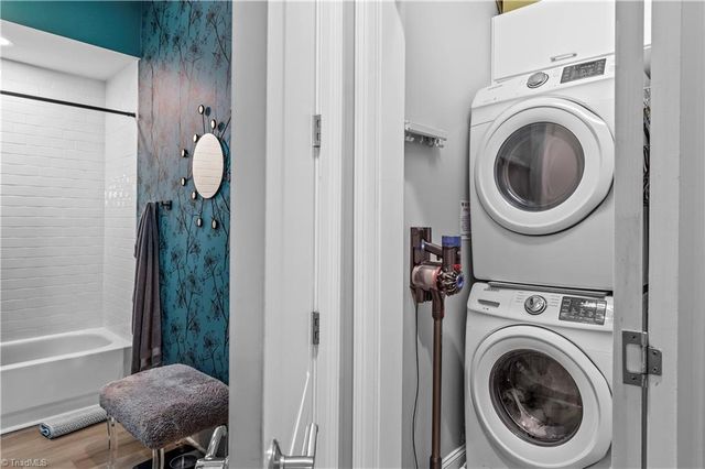 1 Park Vista Lane 320, Winston-salem, NC 27101