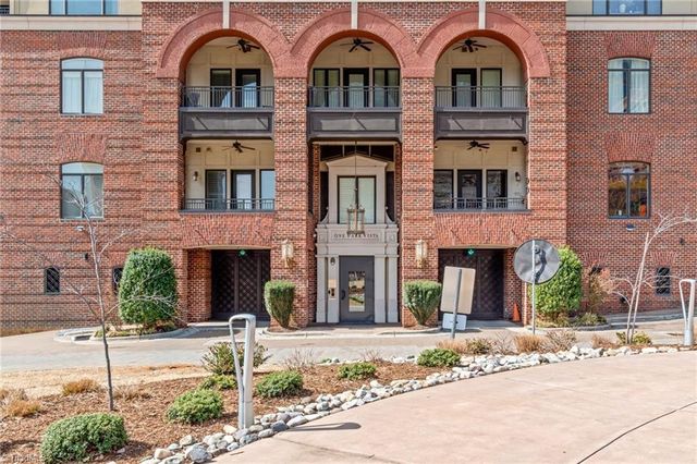 1 Park Vista Lane 320, Winston-salem, NC 27101