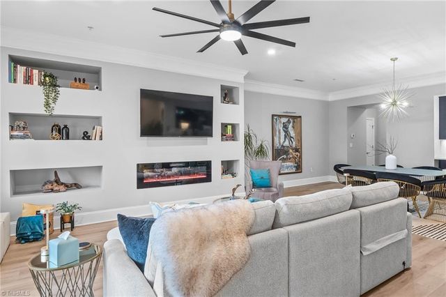 1 Park Vista Lane 320, Winston-salem, NC 27101