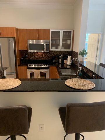 806 E Windward Way 111, Lantana, FL 33462