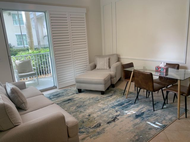 806 E Windward Way 111, Lantana, FL 33462