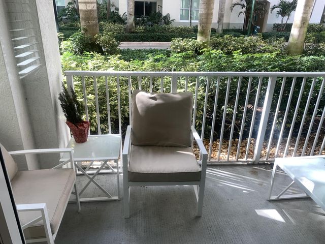 806 E Windward Way 111, Lantana, FL 33462