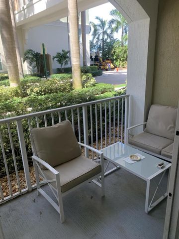 806 E Windward Way 111, Lantana, FL 33462