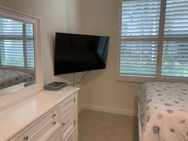 806 E Windward Way 111, Lantana, FL 33462