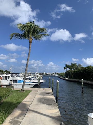 806 E Windward Way 111, Lantana, FL 33462