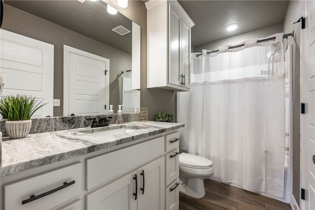 1451 Abbey Lane, Centerton, AR 72719