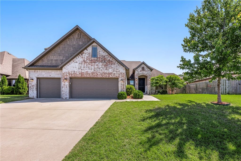 1451 Abbey Lane, Centerton, AR 72719