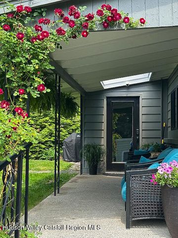 28 Hudson Street, Kinderhook, NY 12106