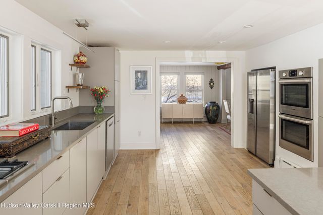 28 Hudson Street, Kinderhook, NY 12106