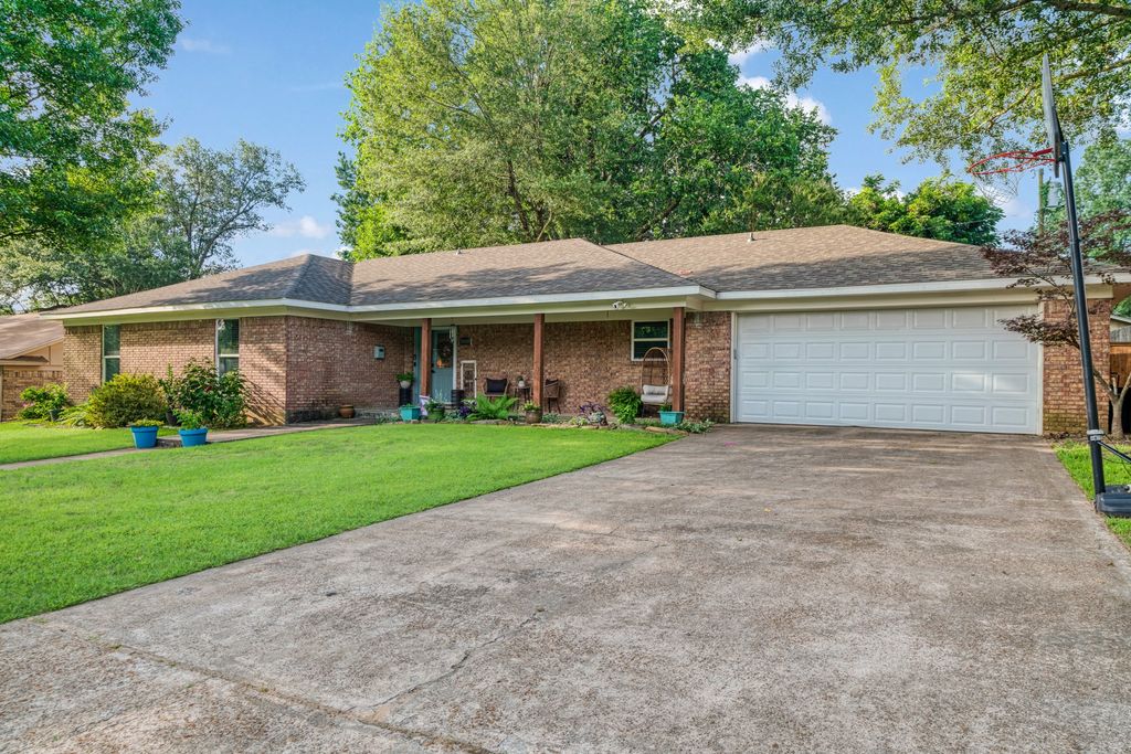 3010 Mahaffey Lane, Paris, TX 75460