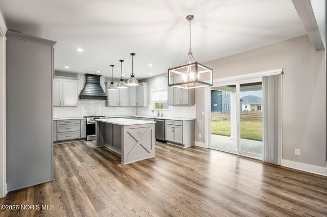 9437 Newbury Lane, Whitehouse, OH 43571