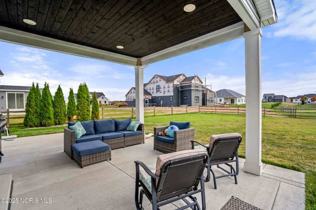 9437 Newbury Lane, Whitehouse, OH 43571